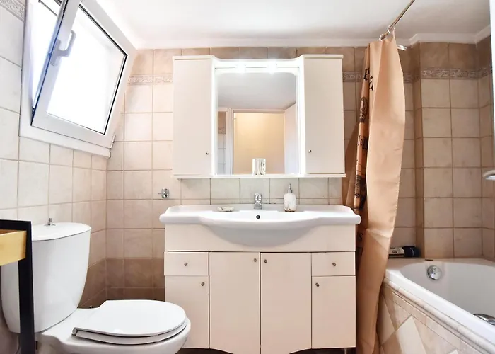 Διαμέρισμα Downtown 10 *